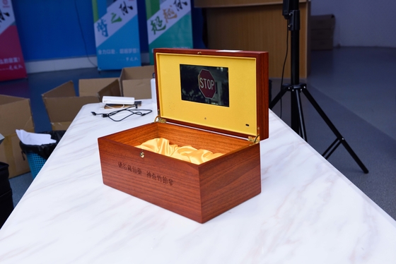 OEM video de la caja de madera del regalo de la pantalla LCD de HD para el márketing promocional
