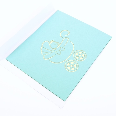 Estallido del cochecito de niño 3D del bebé encima de la tarjeta de felicitación con la impresión en offset del color blanco del sobre CMYK
